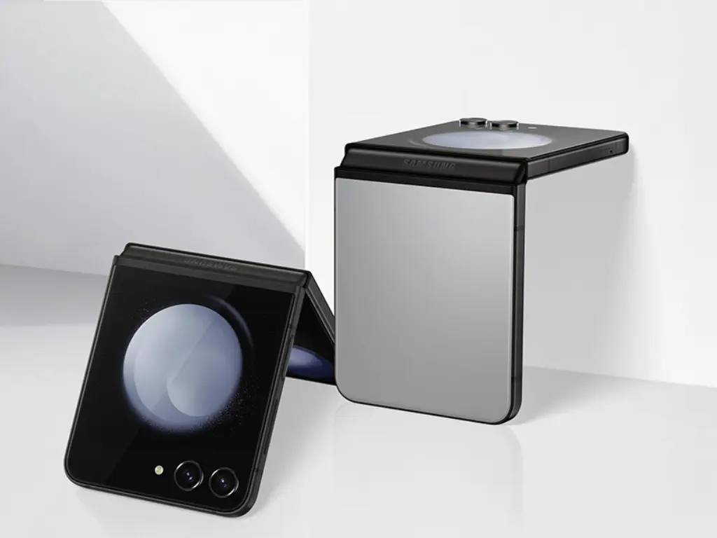 Samsung Electronics & Devices at Kanpur Showroom